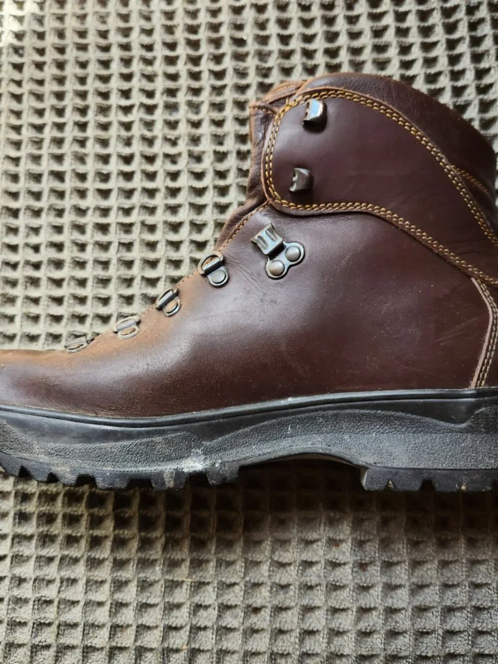 LL Bean Cresta Vibram Gore-Tex Boots Brown Leather Hiking Mens 8.5 Womens 10 Vtg